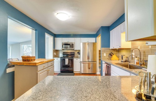 Northwest Arvada House | 2 Mi to Olde Town! Pet-Friendly Haven w/Sunroom