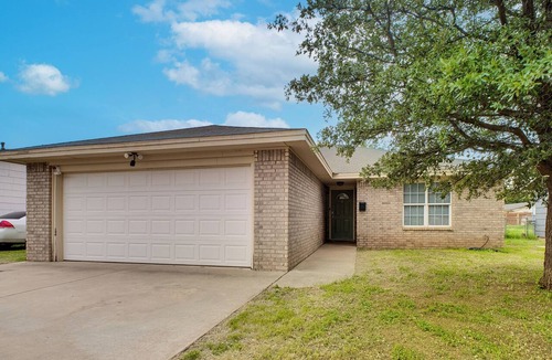 Lubbock House | 2 Mi to Texas Tech: Pet-Friendly Home, Fenced Yard