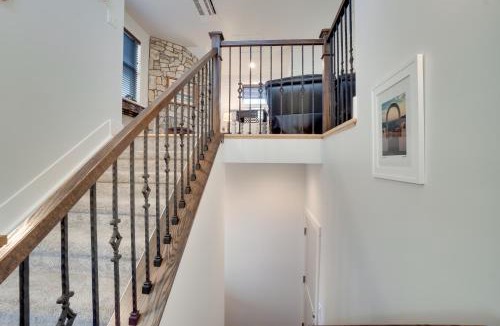 Castle Rock House | 2 Mi to Town: Castle Rock Retreat w/Fireplace!