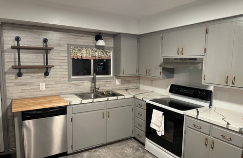 Vernal Apartment | #2 Miller Suites -Cozy Comfort - 2bdrm 1.5 bath. For work or play.
