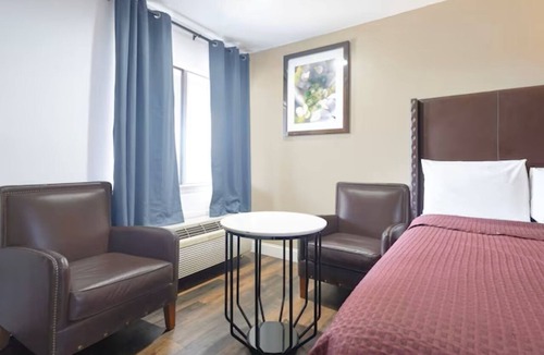 San Augustine Hotel | 2 Modern Rooms | San Augustine Getaway: 2 Full Beds Non-Smoking Room.