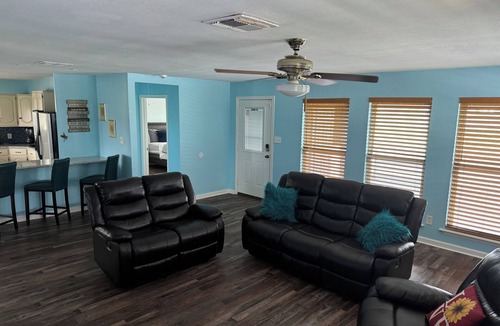 Freeport Boat Rental | 2 or 3 bedroom Boat House with Boat Slips, Open Water Access, Smarboard Sliding