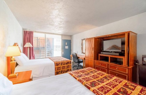 Lawton Hotel | 2 Pet-Friendly Full Bed Rooms w/Seasonal Pool for Visitors Near Fort Sill