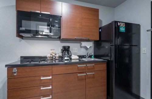 Cheyenne Hotel | 2 Pet-Friendly Rooms for a Relaxing and Enjoyable Stay | Free Parking