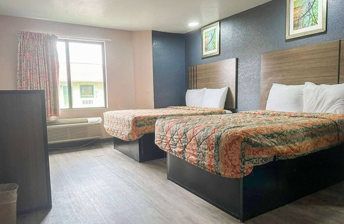 Jackson Hotel | 2 Queen Bed|Smoking|Jackson