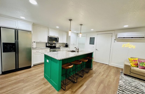 Springdale House | 2 Queen Beds, Bunk, sleeps 7 on .5 acre. Great access to all NWA activities