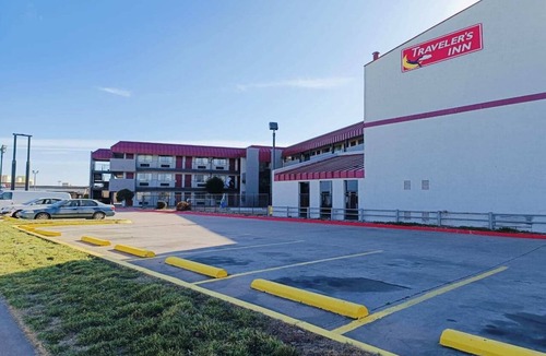 Wichita Falls Apartment | 2 Queen Beds Suite Non-Smoking