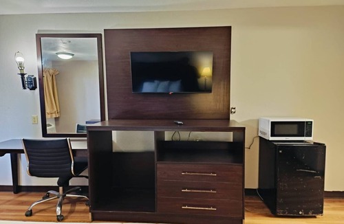 Wichita Falls Apartment | 2 Queen Beds Non-Smoking