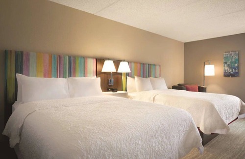 US 290 Hotel | 2 Relaxing & Pet-Friendly Room for Families | On-Site Parking Available