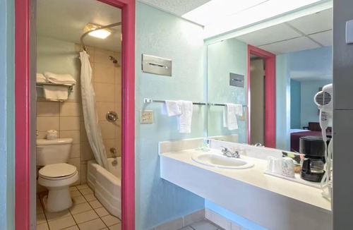 Vega Hotel | 2 Restful Rooms w/2 Queen Beds – Relax, Refuel, & Explore Route 66 Beauty