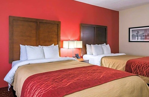 North Shore Hotel | 2-Star Hotel ∙ Econo Lodge Inn & Suites East
