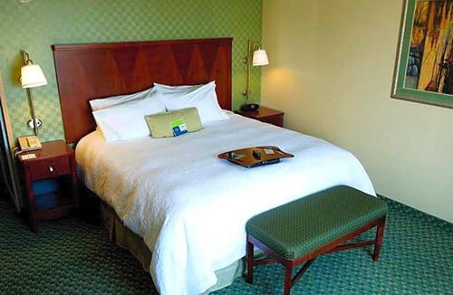 Borderland Hotel | 2-Star Hotel ∙ Hampton Inn & Suites El Paso West