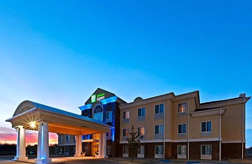 Dawn Hotel | 2-Star Hotel ∙ Holiday Inn Express Hereford, an IHG Hotel