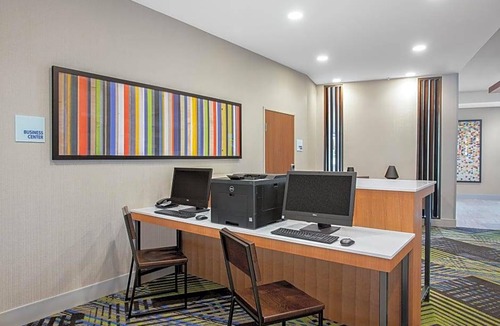 North Overton Hotel | 2-Star Hotel ∙ Holiday Inn Express & Suites Lubbock Central - Univ Area, an IHG Hotel