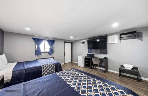 Cleburne Hotel | 2 Tranquil Rooms Perfect for Easy Access to the City’s Landmarks & Attraction