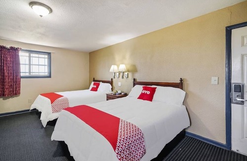 Luling Hotel | 2 Units | Value-Oriented Downtown Lodging Near Events & Local Festivals