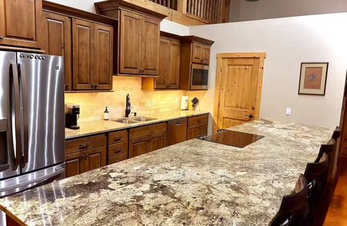 Stillwater House | 20-Acre Elegant Rustic Retreat, Minutes from OSU