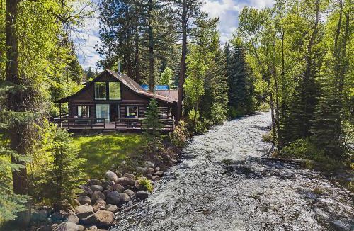 Durango House | 235 Verde Lane Hideaway River Cabin