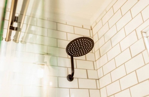 North Beacon Hill House | 2BD Orcas Lodge · 2BD Modern Getaway | Peloton | Dual Monitors