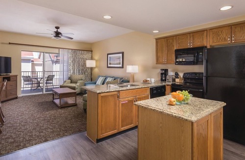 Table Rock Resort | 2Bed/2Bath Deluxe Centrally Located Condo in Branson, Near Tons of Attractions!