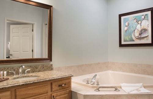 Table Rock Resort | 2Bed/2Bath Deluxe Centrally Located Condo in Branson, Near Tons of Attractions!