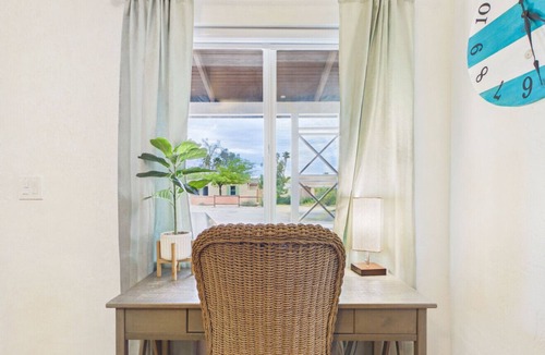 Blenman-Elm House | 2BR Entire Home · Private Yard · Fast WiFi · Near UofA