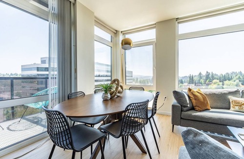 West Bellevue Apartment | 2BR | Gym, Lounge | Bellevue | Sophari Downtown F