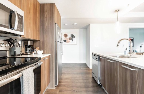 West Bellevue Apartment | 2BR | Gym, Lounge | Bellevue | Sophari Downtown C