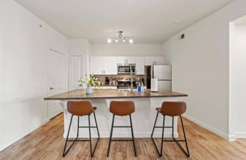 Dallas Design District Apartment | 2BR | Heart of DT, near Dallas Zoo & Museum