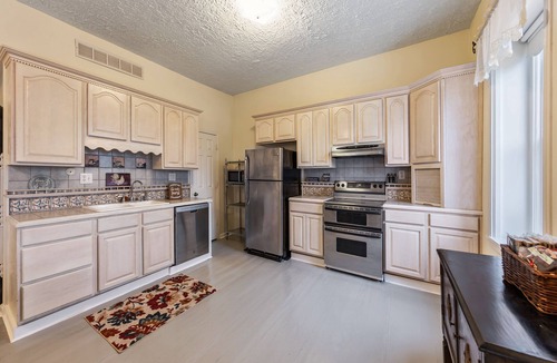 Savannah Apartment | 2nd Floor Loft Historic Building