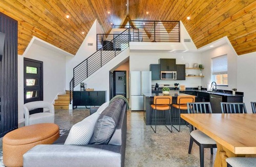 Mid America Cabin | 3 A-Frame Retreats with Pools Near Hot Springs