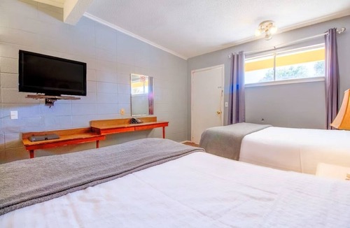 Wheeler Hotel | 3 Accommodations of Family-Friendly Rooms Near Wheeler City Park + Parking