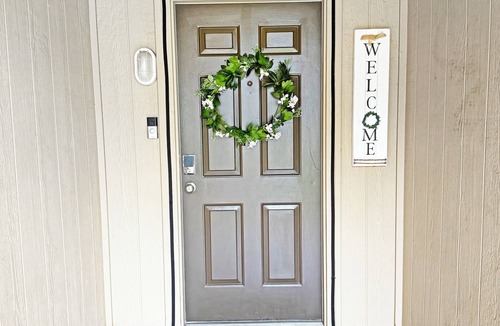 Mustang House | 3-bdr house in beautiful Mustang with HighSpeed WiFi, New furniture throughout
