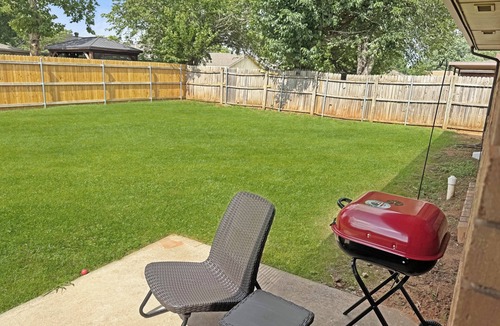 Mustang House | 3-bdr house in beautiful Mustang with HighSpeed WiFi, New furniture throughout