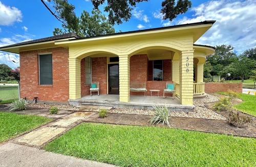 Bellville House | 3 bed, 3 bath restored 1910 home where history and hospitality meet!