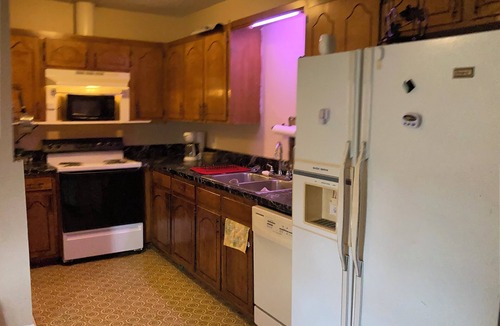 Wichita Falls House | 3 Bedroom 1 bath. Sleeps 8. 977./Mon. Welcome Contractors/military/MPEC/MSU.