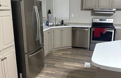 Richwood House | 3-bedroom 2 full bath mobile home in nice quiet area 7 beds available