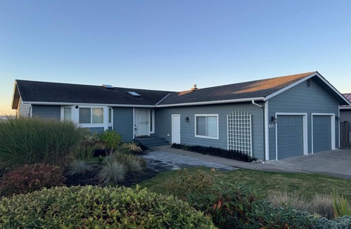 Camano Island House | 3-bedroom beachfront home with AC, amazing views - great location for exploring!