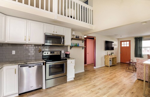 Roeland Park House | 3- Bedroom Bungalow w/Loft: KC Plaza/Stadiums