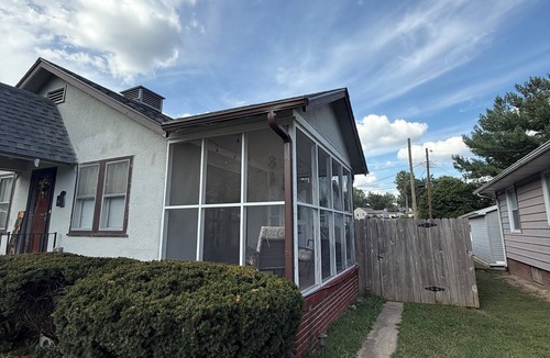 St. Joseph House | 3-bedroom bungalow, centrally located in charming Saint Joseph