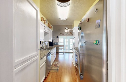 Leon Valley House | 3-bedroom home with private pool, fireplace, patio and BBQ grill