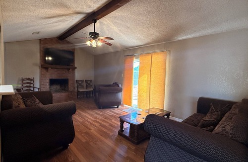 Abilene House | 3-bedroom house in adorable Abilene Close to Colosseum