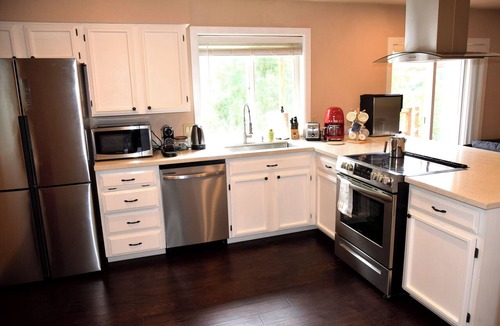 Federal Way House | 3-bedroom house in wonderful Federal Way with AC for relaxing stays
