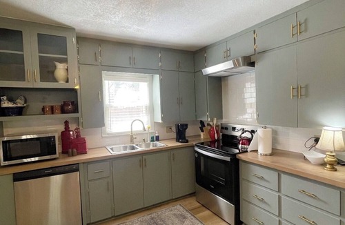 Plainview House | 3-bedroom spacious house in Plainview close to town’s University and hospital.