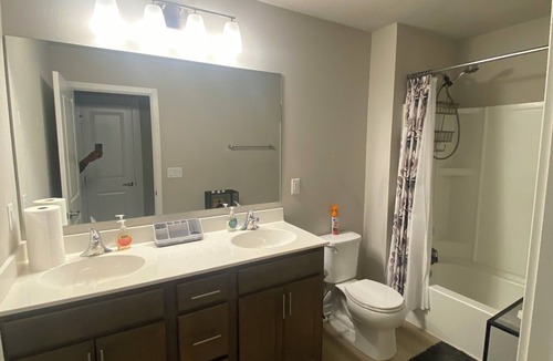 Ankeny House | 3-bedroom townhome in awesome Ankeny with WiFi, fitness room, AC