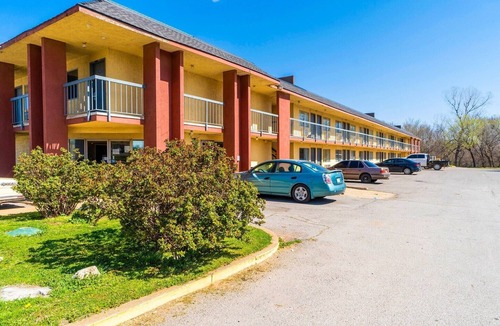 Chickasha Apartment | 3 Full Bed | Non-Smoking