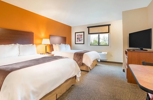 Council Bluffs Hotel | 3 Fully Equipped Studios with Pool Great for Family Fun in Council Bluffs Area