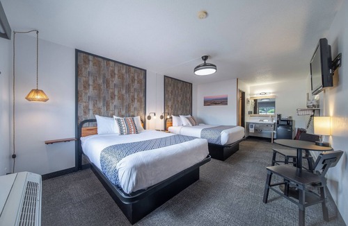 Pinnacles Entrance Badlands Hotel | 3-Hansen Inn & Cabins, Room, Double Queen, Ground Floor, No Smoking, No Pets