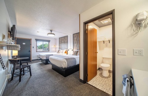 Pinnacles Entrance Badlands Hotel | 3-Hansen Inn & Cabins, Room, Double Queen, Ground Floor, No Smoking, No Pets