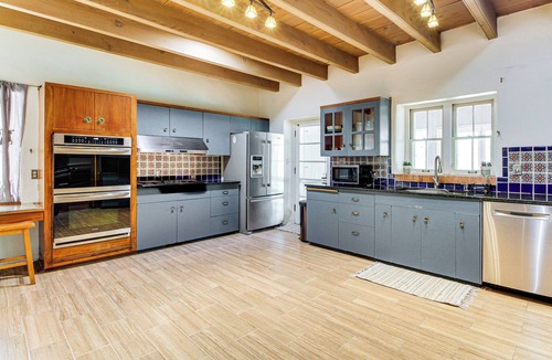 Near North Valley House | 3 Mi to Zoo & Garden: ABQ Home w/Private Pool!